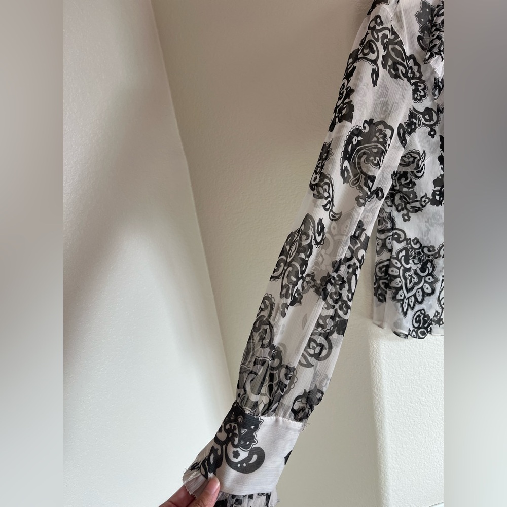 White House Black Market Black and White Ruffle Blouse - Picture 4 of 7
